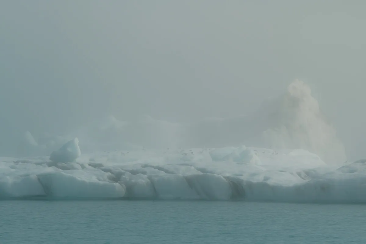 Of light and silence - la lagune glaciaire Jökulsárlón par Jan Erik Waider Of light and silence la lagune glaciaire Jokulsarlon par Jan Erik Waider islande 7 Of-light-and-silence-la-lagune-glaciaire-Jokulsarlon-par-Jan-Erik-Waider-islande-7