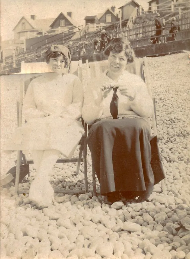 Sur la plage au Royaume Uni dans les années 1900 Sur la plage au Royaume Uni dans les annees 1900 periode edouardienne 16 Sur-la-plage-au-Royaume-Uni-dans-les-annees-1900-periode-edouardienne-16