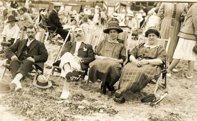 Sur la plage au Royaume Uni dans les années 1900 Sur la plage au Royaume Uni dans les annees 1900 periode edouardienne 8 Sur-la-plage-au-Royaume-Uni-dans-les-annees-1900-periode-edouardienne-8