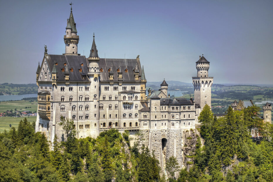 Le château de Neuschwanstein , un château de conte de fée pour de vrai chateau de Neuschwanstein 1 chateau de Neuschwanstein 1