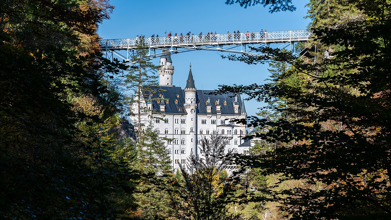 Château de Neuschwanstein en Bavière, château de conte de fée allemand Château de Neuschwanstein en Bavière, château de conte de fée allemand