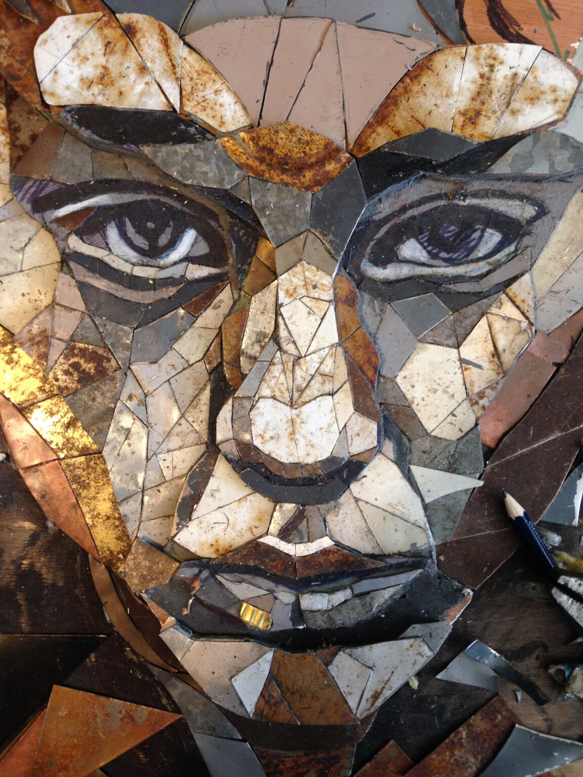 Des visages en recyclage de bouts de métaux par Matt Small des visages en recyclage de bouts de metaux par Matt Small 5 des-visages-en-recyclage-de bouts-de-metaux-par-Matt-Small-5