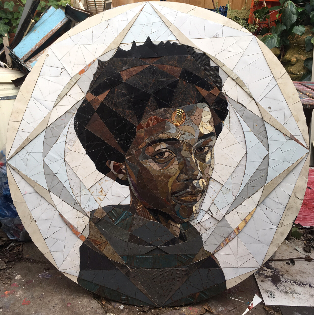 Des visages en recyclage de bouts de métaux par Matt Small des visages en recyclage de bouts de metaux par Matt Small 6 des-visages-en-recyclage-de bouts-de-metaux-par-Matt-Small-6