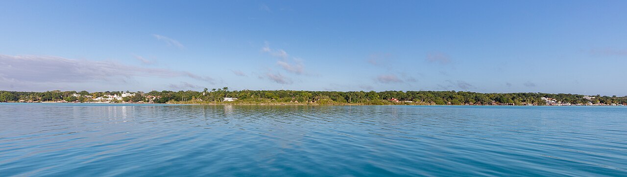 Lagune de Bacalar, le lac aux 7 couleurs du Mexique Lagune de Bacalar, le lac aux 7 couleurs du Mexique