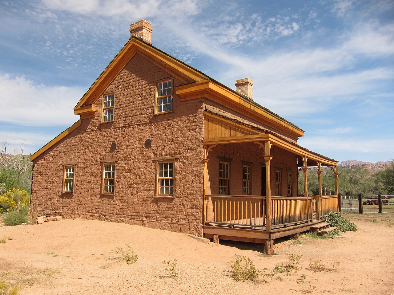maison russell grafton ville fantome utah Maison Russell, bâtiment historique de la ville fantôme de Grafton dans l'Utah, près du parc Zion.