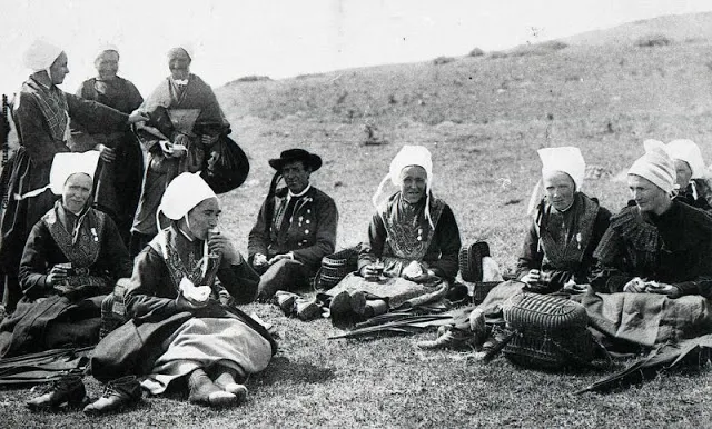 35 cartes postales vintage de la bretagne rurale vers 1900 35 cartes postales vintage de la bretagne rurale vers 1900 france campagne 31 35-cartes-postales-vintage-de-la-bretagne-rurale-vers-1900-france-campagne