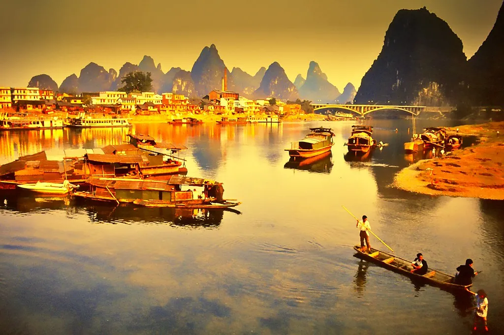 La rivière Li et ses paysages de pains de sucre karstiques La riviere Li et ses paysages de pains de sucre karstiques 10 La-riviere-Li-et-ses-paysages-de-pains-de-sucre-karstiques