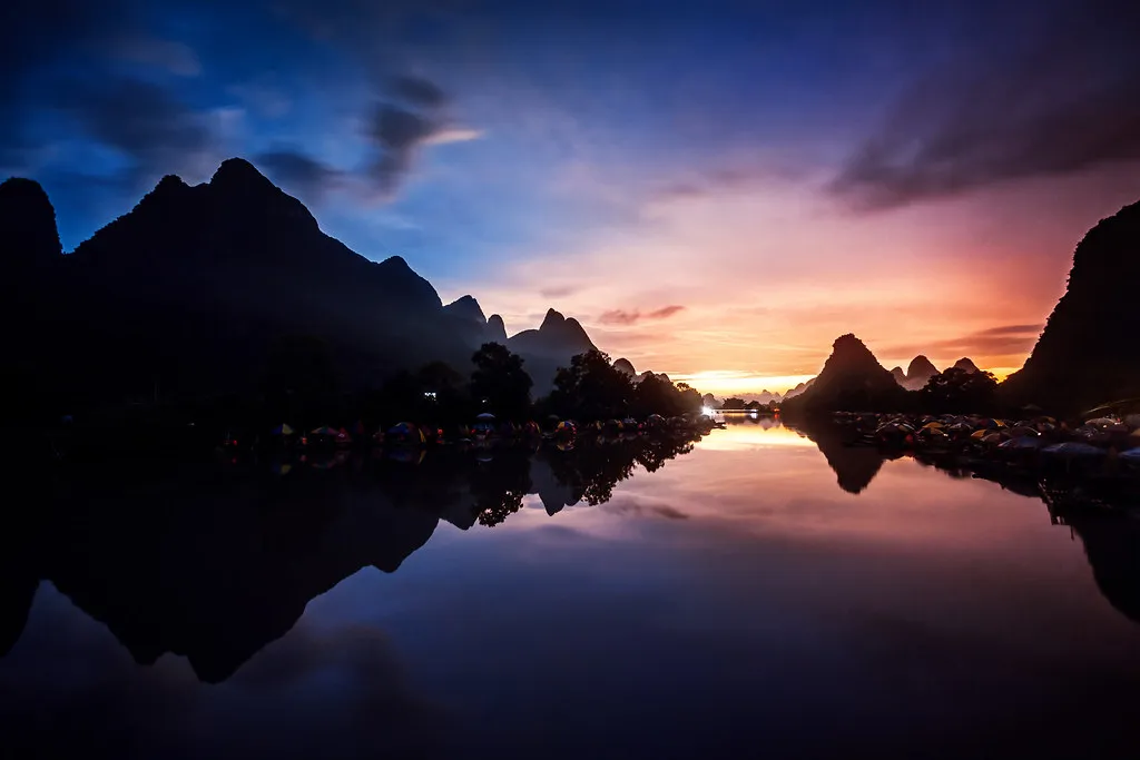 La rivière Li et ses paysages de pains de sucre karstiques La riviere Li et ses paysages de pains de sucre karstiques 14 La-riviere-Li-et-ses-paysages-de-pains-de-sucre-karstiques