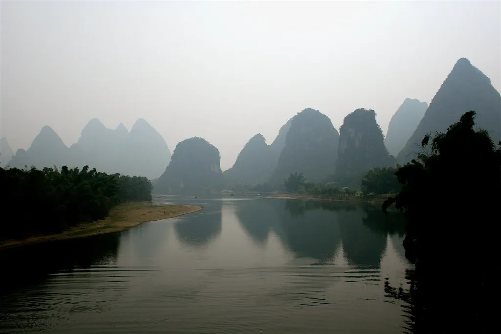 La rivière Li et ses paysages de pains de sucre karstiques La riviere Li et ses paysages de pains de sucre karstiques 5 La-riviere-Li-et-ses-paysages-de-pains-de-sucre-karstiques