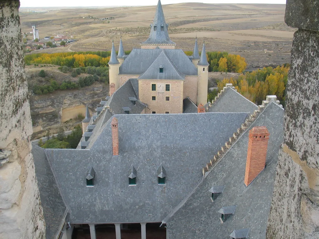 Le majestueux Alcazar de Ségovie Le majestueux Alcazar de Segovie chateau espagne 10 Le-majestueux-Alcazar-de-Segovie-chateau-espagne