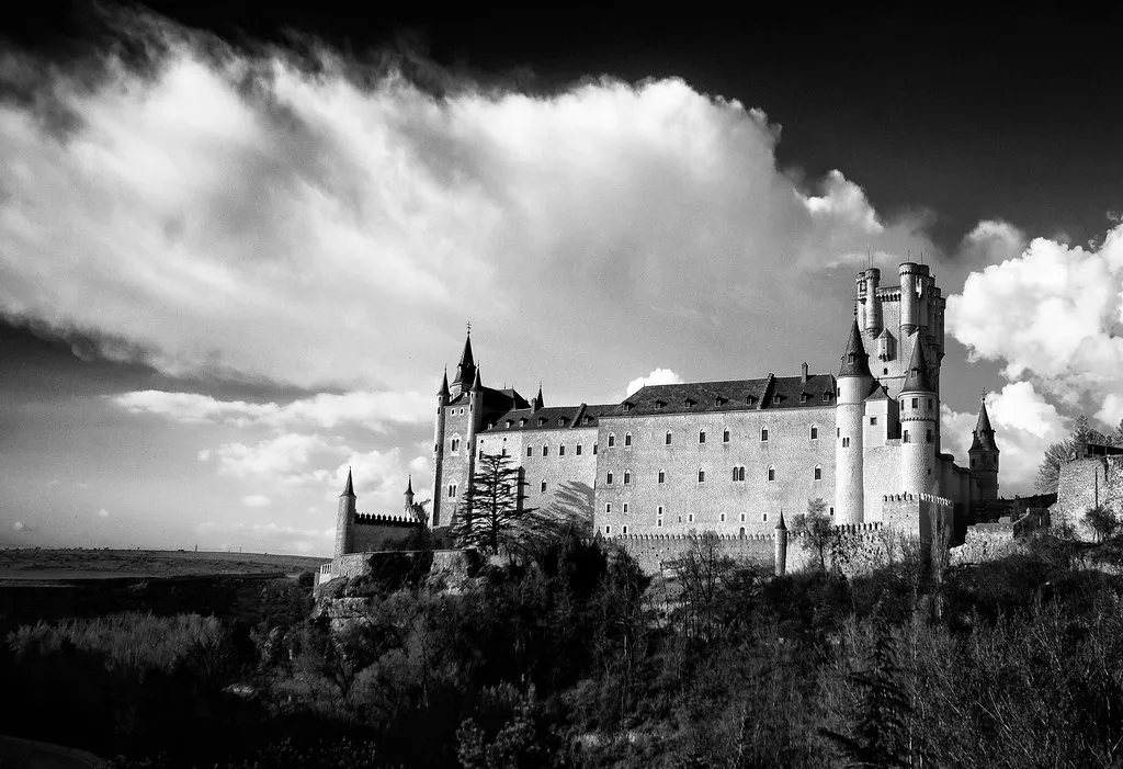 Le majestueux Alcazar de Ségovie Le majestueux Alcazar de Segovie chateau espagne 11 Le-majestueux-Alcazar-de-Segovie-chateau-espagne