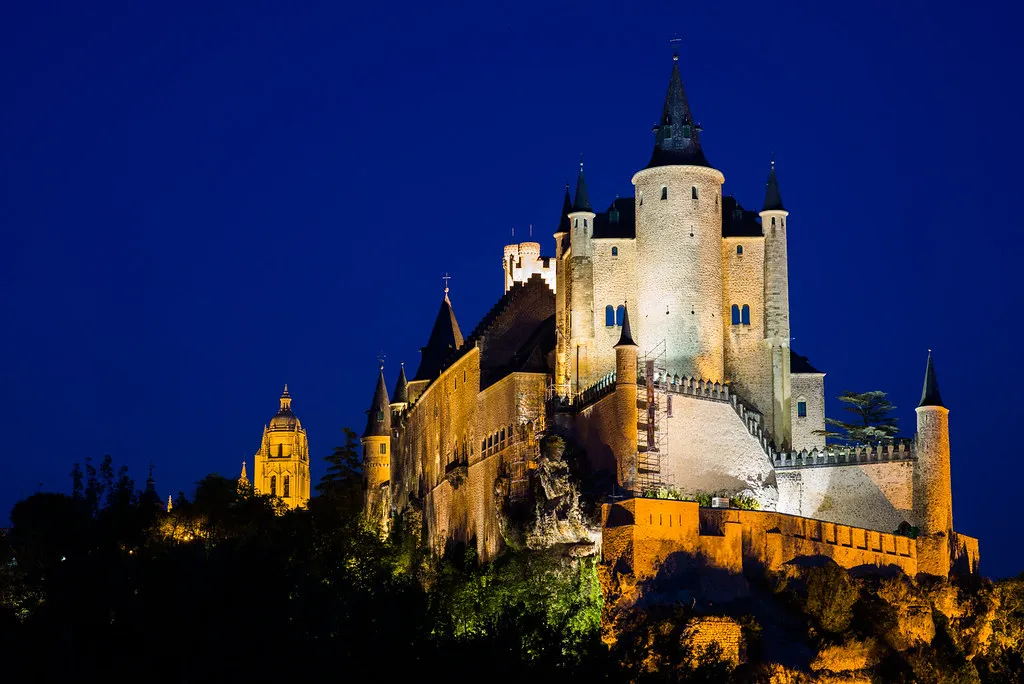 Le majestueux Alcazar de Ségovie Le majestueux Alcazar de Segovie chateau espagne 14 Le-majestueux-Alcazar-de-Segovie-chateau-espagne