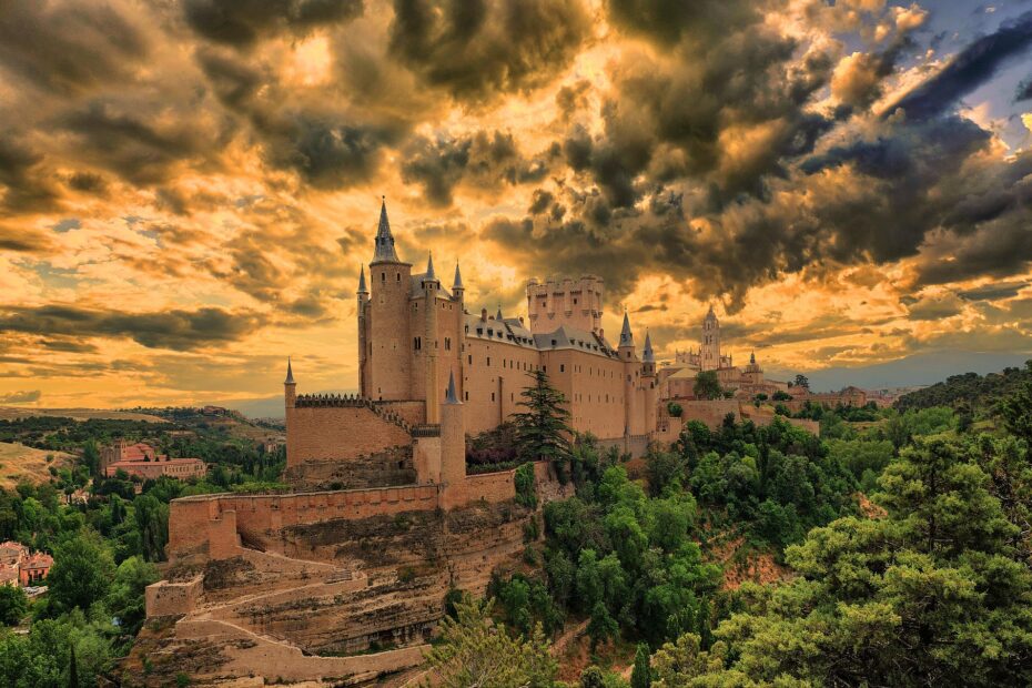 L’Alcázar de Ségovie, forteresse royale et château de Blanche-Neige Le majestueux Alcazar de Segovie chateau espagne 15 Le majestueux Alcazar de Segovie chateau espagne 15