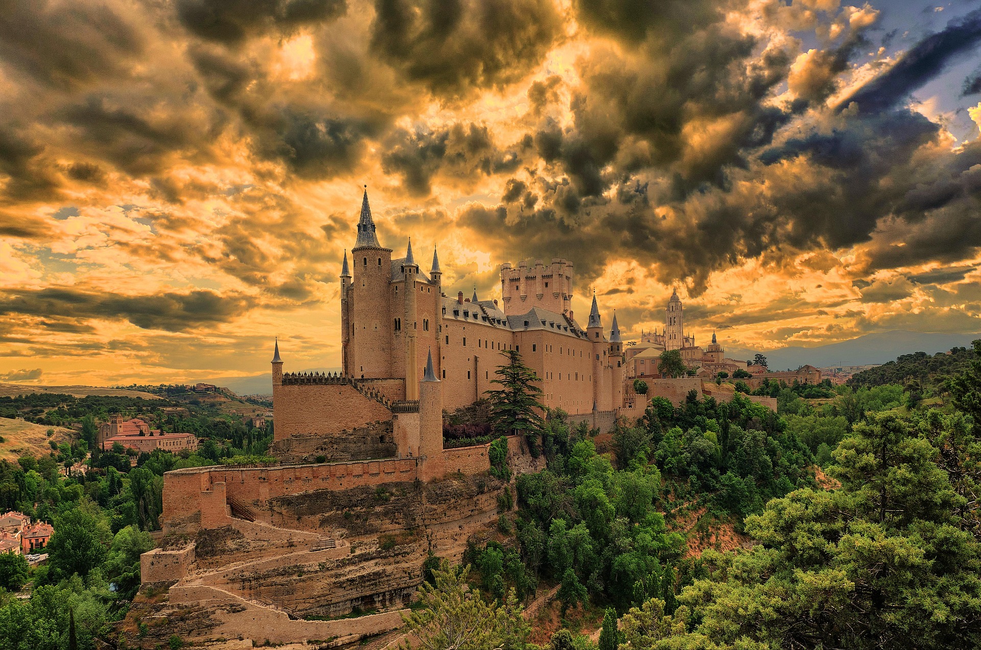 Le majestueux Alcazar de Segovie chateau espagne 15 Le majestueux Alcazar de Segovie chateau espagne 15