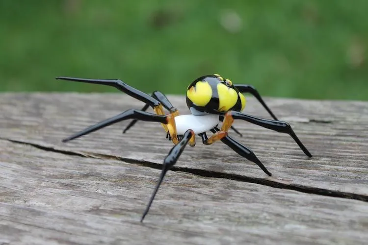 Les araignées de verre très réalistes de Glass Symphony Les araignees de verre tres realistes de Glass Symphony soufflage de verre 4 Les-araignees-de-verre-tres-realistes-de-Glass-Symphony-soufflage-de-verre