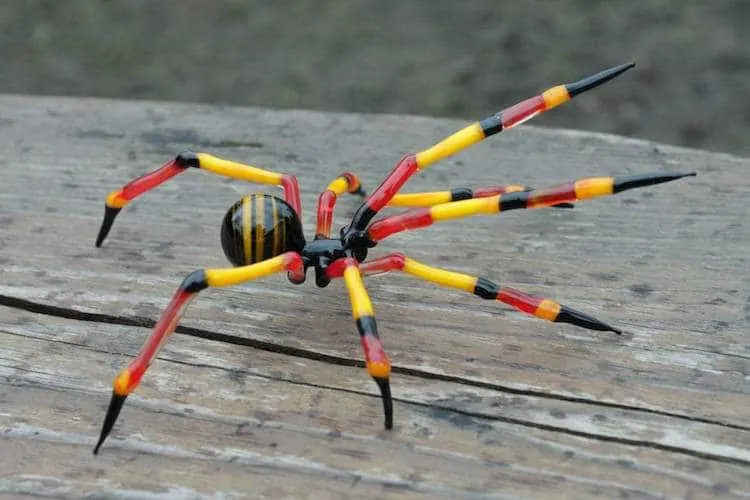 Les araignées de verre très réalistes de Glass Symphony Les araignees de verre tres realistes de Glass Symphony soufflage de verre 8 Les-araignees-de-verre-tres-realistes-de-Glass-Symphony-soufflage-de-verre