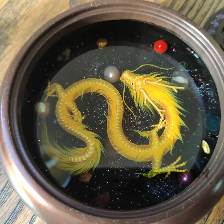 Les stupefiantes peintures en résine 3D de carpes koi et de dragons de Feif Dong Les stupefiantes peintures en resine 3D de carpes koi et de dragons de Feif Dong 5 Les stupefiantes peintures en resine 3D de carpes koi et de dragons de Feif Dong 5