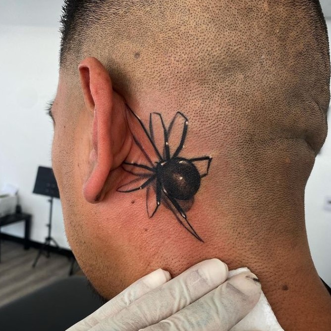 Les tatouages de veuve noire très réalistes de Jesse Garcia Les tatouages de veuve noire tres realistes de Jesse Garcia araignee spider tattoo 6 Les-tatouages-de-veuve-noire-tres-realistes-de-Jesse-Garcia-araignee-spider-tattoo
