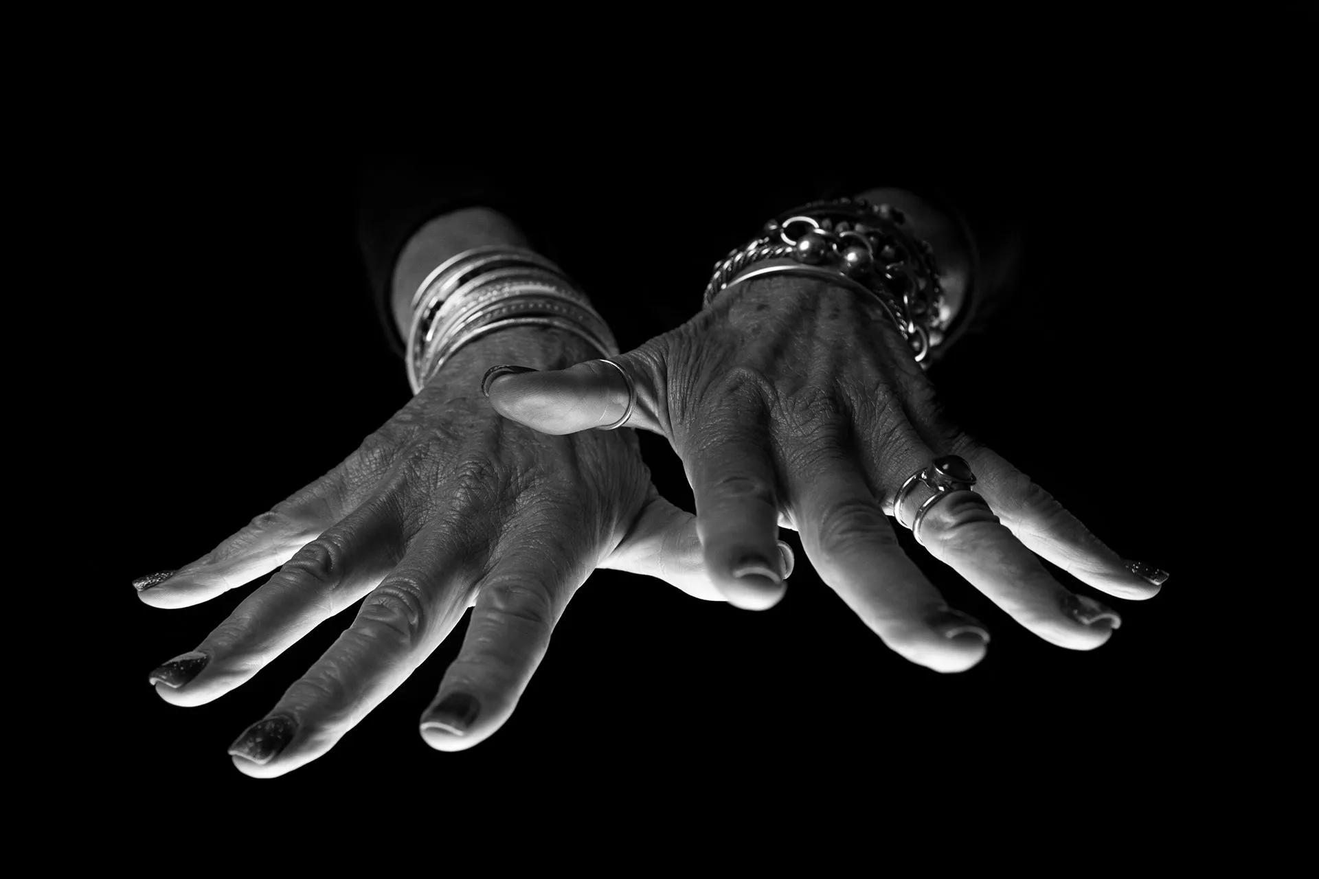 Project Hands - des portraits de mains par Anelia Loubser Project Hands des portraits de mains par Anelia Loubser 17 Project-Hands-des-portraits-de-mains-par-Anelia-Loubser