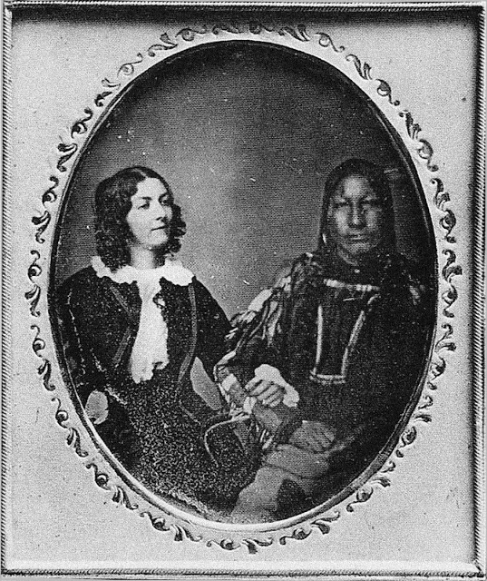 Un daguerreotype de Lola Montez et le chef Cheyenne Alights on a Cloud lumieres sur un nuage Lola Montez avec Alights-on-a-Cloud dans un daguerréotype vers 1851