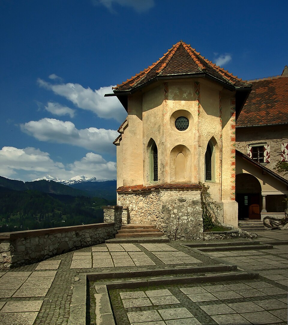 Chapelle gothique du château de Bled en Slovénie Chapelle gothique du château de Bled en Slovénie