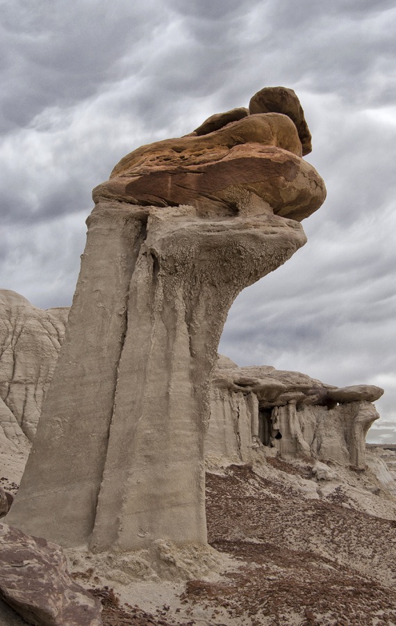 The Giant, grand hoodoo champignon de Ah-Shi-Sle-Pah The Giant, grand hoodoo champignon de Ah-Shi-Sle-Pah