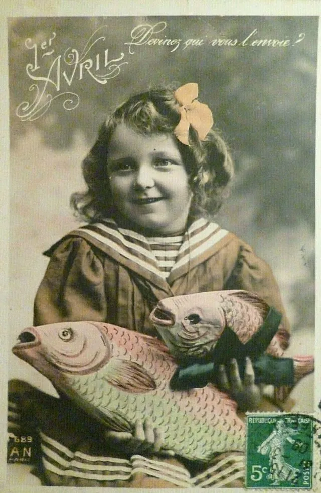 30 cartes postales de petites filles avec un poisson d'avril du début du XXeme siècle 30 cartes postales de petites filles avec un poisson davril du debut du XXeme siecle 11 30-cartes-postales-de-petites-filles-avec-un-poisson-davril-du-debut-du-XXeme-siecle