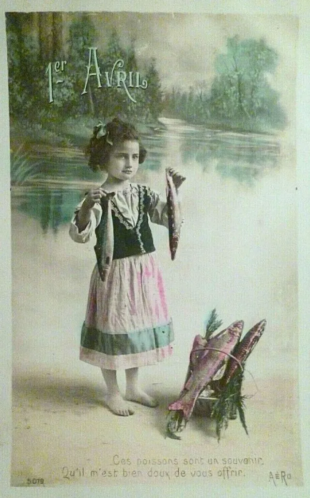 30 cartes postales de petites filles avec un poisson d'avril du début du XXeme siècle 30 cartes postales de petites filles avec un poisson davril du debut du XXeme siecle 14 30-cartes-postales-de-petites-filles-avec-un-poisson-davril-du-debut-du-XXeme-siecle