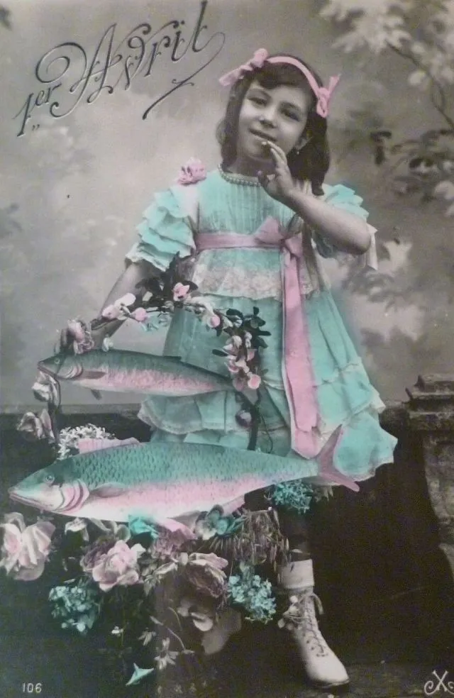 30 cartes postales de petites filles avec un poisson d'avril du début du XXeme siècle 30 cartes postales de petites filles avec un poisson davril du debut du XXeme siecle 15 30-cartes-postales-de-petites-filles-avec-un-poisson-davril-du-debut-du-XXeme-siecle