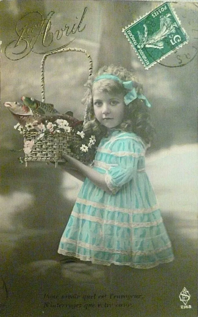 30 cartes postales de petites filles avec un poisson d'avril du début du XXeme siècle 30 cartes postales de petites filles avec un poisson davril du debut du XXeme siecle 23 30-cartes-postales-de-petites-filles-avec-un-poisson-davril-du-debut-du-XXeme-siecle