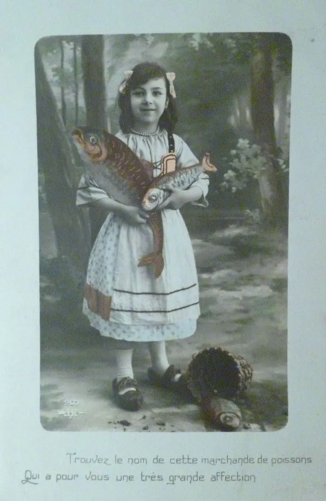 30 cartes postales de petites filles avec un poisson d'avril du début du XXeme siècle 30 cartes postales de petites filles avec un poisson davril du debut du XXeme siecle 27 30-cartes-postales-de-petites-filles-avec-un-poisson-davril-du-debut-du-XXeme-siecle