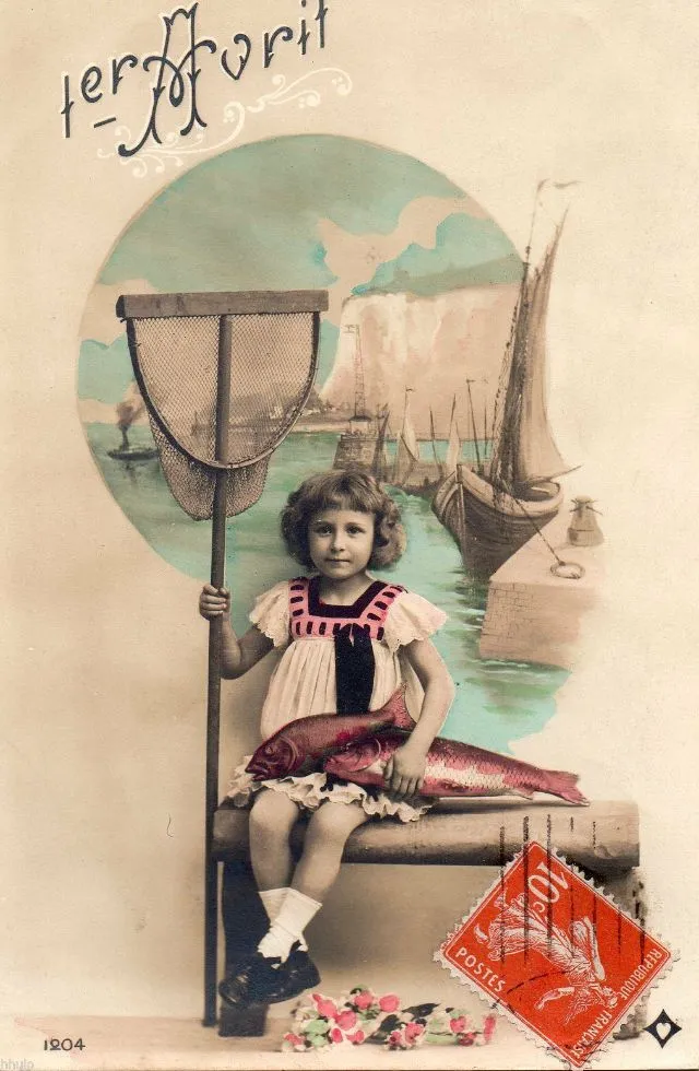 30 cartes postales de petites filles avec un poisson d'avril du début du XXeme siècle 30 cartes postales de petites filles avec un poisson davril du debut du XXeme siecle 7 30-cartes-postales-de-petites-filles-avec-un-poisson-davril-du-debut-du-XXeme-siecle