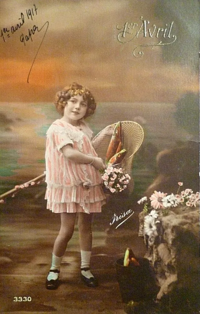 30 cartes postales de petites filles avec un poisson d'avril du début du XXeme siècle 30 cartes postales de petites filles avec un poisson davril du debut du XXeme siecle 9 30-cartes-postales-de-petites-filles-avec-un-poisson-davril-du-debut-du-XXeme-siecle