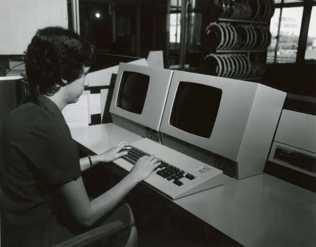 30 photos de bureaux dans les années 70 et 80 30 photos de bureaux dans les annees 70 et 80 melbourne australie 10 30-photos-de-bureaux-dans-les-annees-70-et-80-melbourne-australie