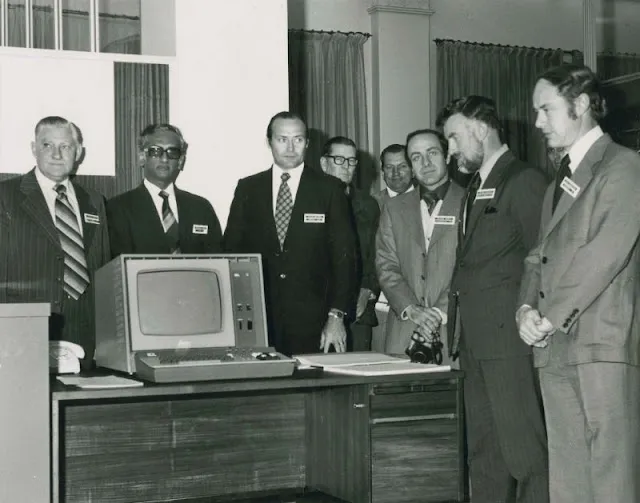 30 photos de bureaux dans les années 70 et 80 30 photos de bureaux dans les annees 70 et 80 melbourne australie 30 30-photos-de-bureaux-dans-les-annees-70-et-80-melbourne-australie