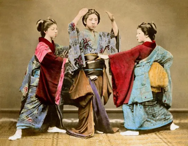 33 japonaises en kimono de la fin du 19ème et du début du 20ème siècles en couleurs 33 japonaises en kimono de la fin du 19eme et du debut du 20eme siecles en couleurs 11 33 japonaises en kimono de la fin du 19eme et du debut du 20eme siecles en couleurs 11