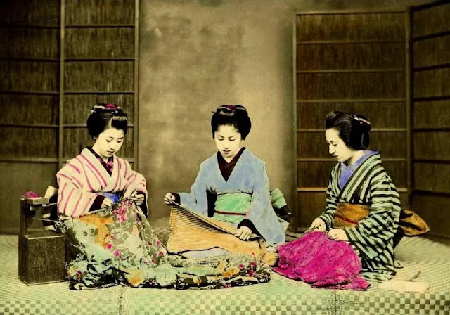 33 japonaises en kimono de la fin du 19ème et du début du 20ème siècles en couleurs 33 japonaises en kimono de la fin du 19eme et du debut du 20eme siecles en couleurs 23 33 japonaises en kimono de la fin du 19eme et du debut du 20eme siecles en couleurs 23