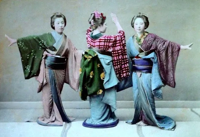 33 japonaises en kimono de la fin du 19ème et du début du 20ème siècles en couleurs 33 japonaises en kimono de la fin du 19eme et du debut du 20eme siecles en couleurs 25 33 japonaises en kimono de la fin du 19eme et du debut du 20eme siecles en couleurs 25