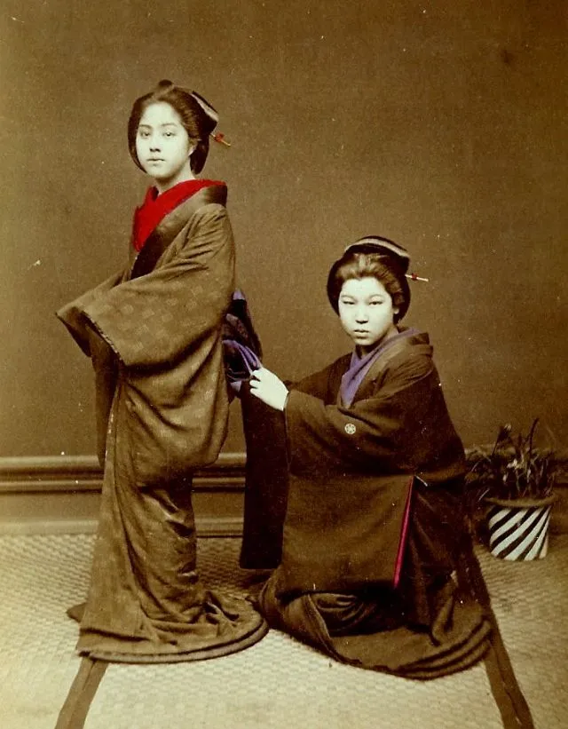 33 japonaises en kimono de la fin du 19ème et du début du 20ème siècles en couleurs 33 japonaises en kimono de la fin du 19eme et du debut du 20eme siecles en couleurs 7 33 japonaises en kimono de la fin du 19eme et du debut du 20eme siecles en couleurs 7