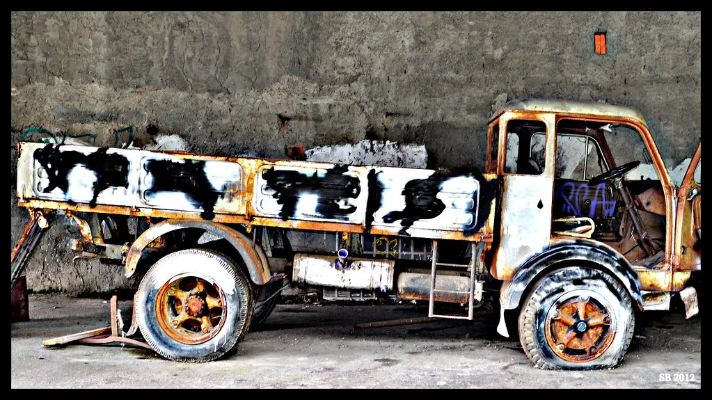 Consonno - la ville des jouets - le Las Vegas italien abandonné Consonno la ville des jouets le Las Vegas italien abandonne lombardie italie urbex 11 Consonno-la-ville-des-jouets-le-Las-Vegas-italien-abandonne-lombardie-italie-urbex-11