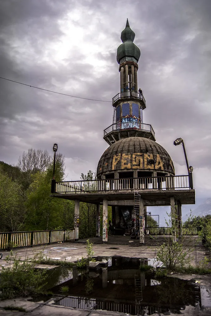 Consonno - la ville des jouets - le Las Vegas italien abandonné Consonno la ville des jouets le Las Vegas italien abandonne lombardie italie urbex 2 Consonno-la-ville-des-jouets-le-Las-Vegas-italien-abandonne-lombardie-italie-urbex-2