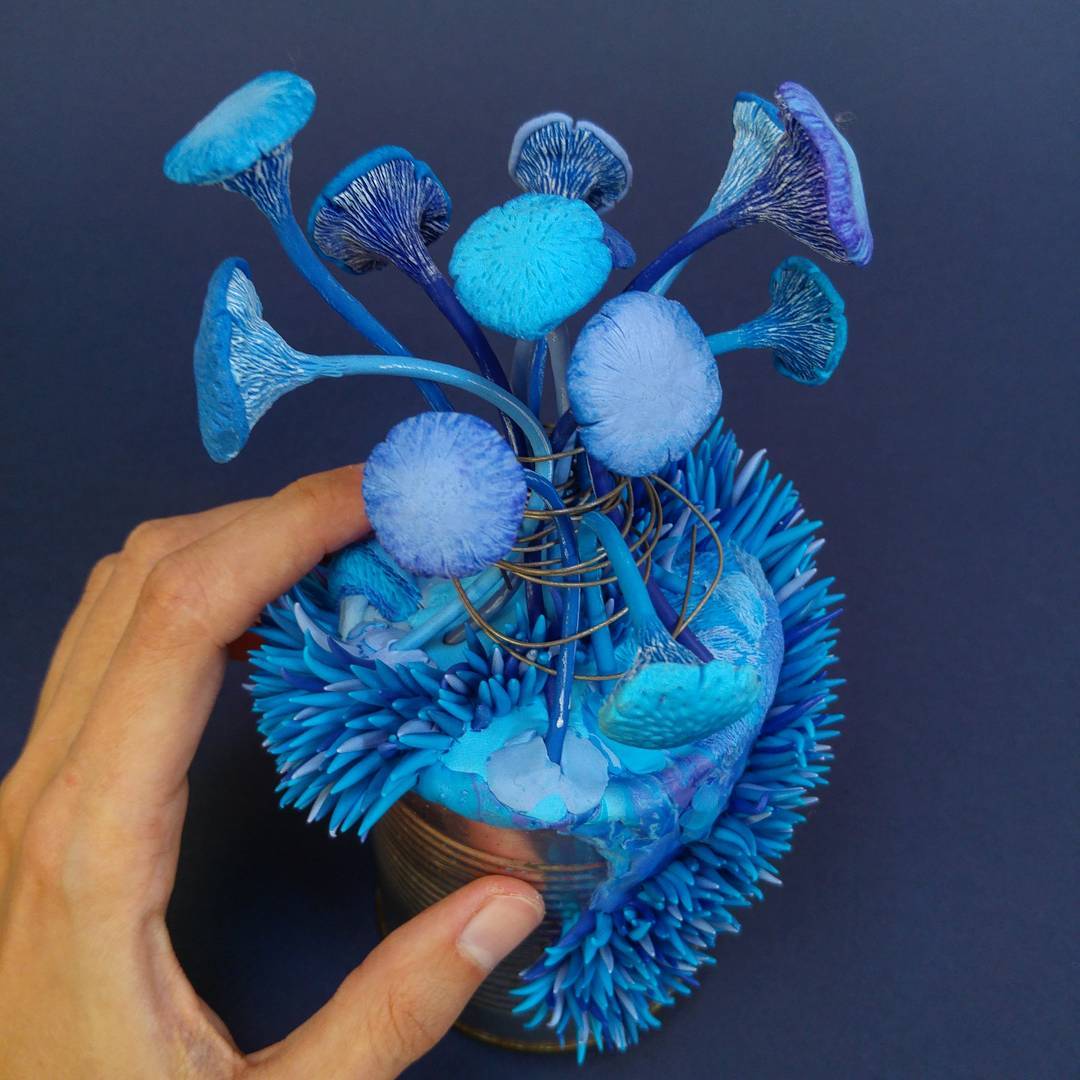 La nature reprend ses droits sur les déchets : les écosystèmes coralliens de Stéphanie Kilgast De vieux objets colonises par du corail par Stephanie Kilgast 5 De-vieux-objets-colonises-par-du-corail-par-Stephanie-Kilgast-5