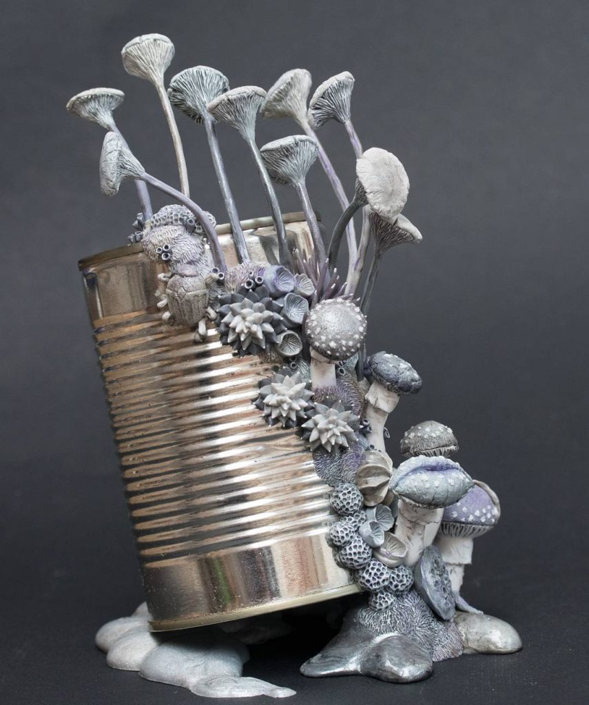 La nature reprend ses droits sur les déchets : les écosystèmes coralliens de Stéphanie Kilgast De vieux objets colonises par du corail par Stephanie Kilgast 7 De-vieux-objets-colonises-par-du-corail-par-Stephanie-Kilgast-7