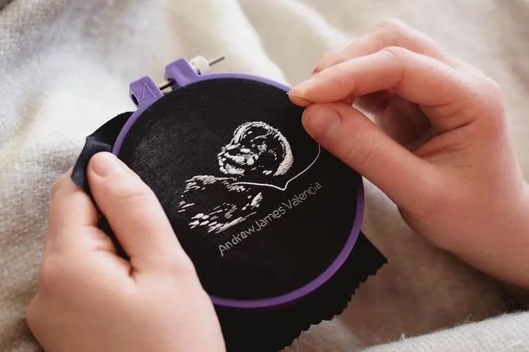 Des broderies d'échographies Des broderies d echographies bebe ultrason 10 Des-broderies-d-echographies-bebe-ultrason