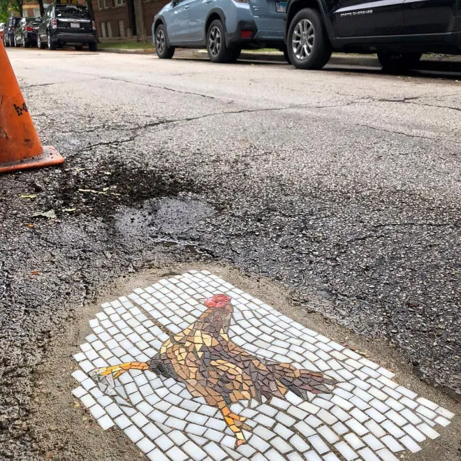 Des réparations de nids de poule avec de la mosaique par Jim Bachor Des reparations de nids de poule avec de la mosaique par Jim Bachor 16 Des-reparations-de-nids-de-poule-avec-de-la-mosaique-par-Jim-Bachor