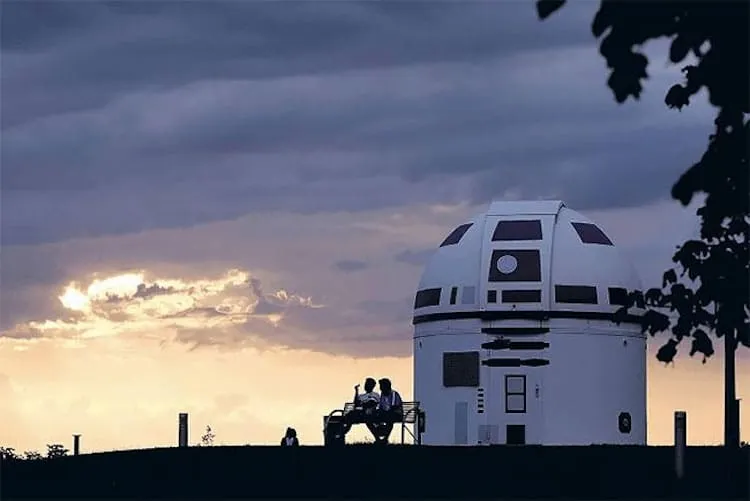 L'Observatoire de Zweibrück, un observatoire R2-D2 L Observatoire de Zweibruck un observatoire R2 D2 geant starwars allemagne 3 L-Observatoire-de-Zweibruck-un-observatoire-R2-D2-geant-starwars-allemagne