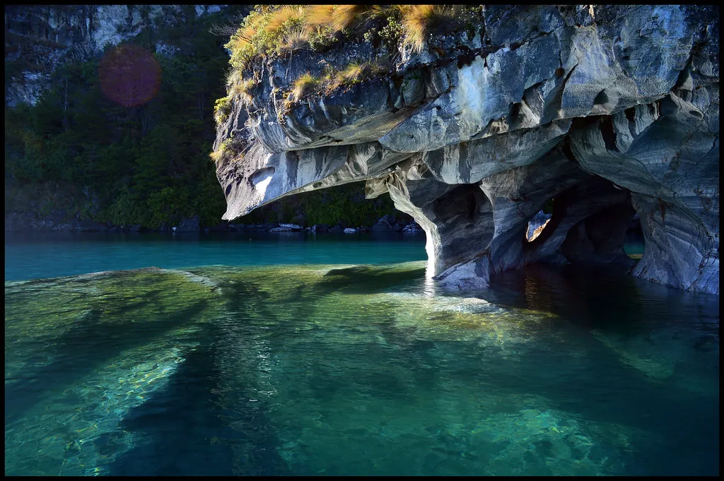 La cathédrale de marbre et les grottes de marbre du Lago General Carrera au Chili La cathedrale de marbre et les grottes de marbre du Lago General Carrera au Chili chapelle de marbre caverne de marbre lac 6 La-cathedrale-de-marbre-et-les-grottes-de-marbre-du-Lago-General-Carrera-au-Chili-chapelle-de-marbre-caverne-de-marbre-lac