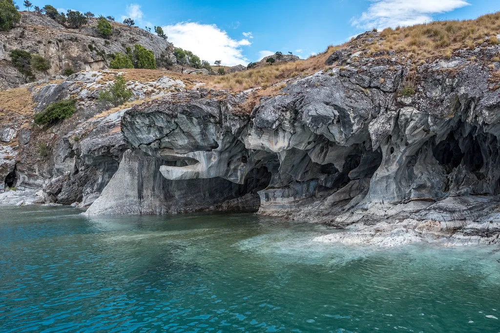 La cathédrale de marbre et les grottes de marbre du Lago General Carrera au Chili La cathedrale de marbre et les grottes de marbre du Lago General Carrera au Chili chapelle de marbre caverne de marbre lac 7 La-cathedrale-de-marbre-et-les-grottes-de-marbre-du-Lago-General-Carrera-au-Chili-chapelle-de-marbre-caverne-de-marbre-lac