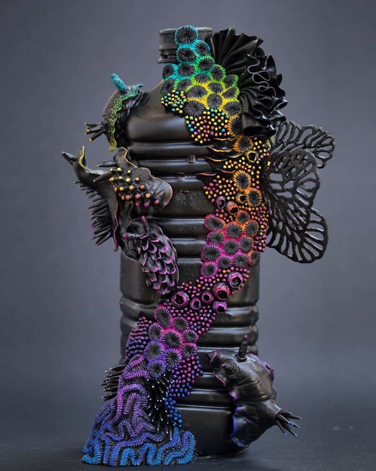 La nature reprend ses droits sur les déchets : les écosystèmes coralliens de Stéphanie Kilgast La transformation de dechets en ecosysteme par Stephanie Kilgast 6 La-transformation-de-dechets-en-ecosysteme-par-Stephanie-Kilgast-6