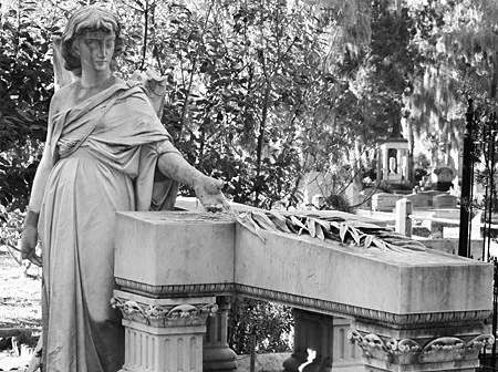 Le cimetière de Bonaventure, un des cimetières les plus ornés du monde Le cimetiere de Bonaventure un des cimetieres les plus ornes du monde 11 Le cimetiere de Bonaventure un des cimetieres les plus ornes du monde 11